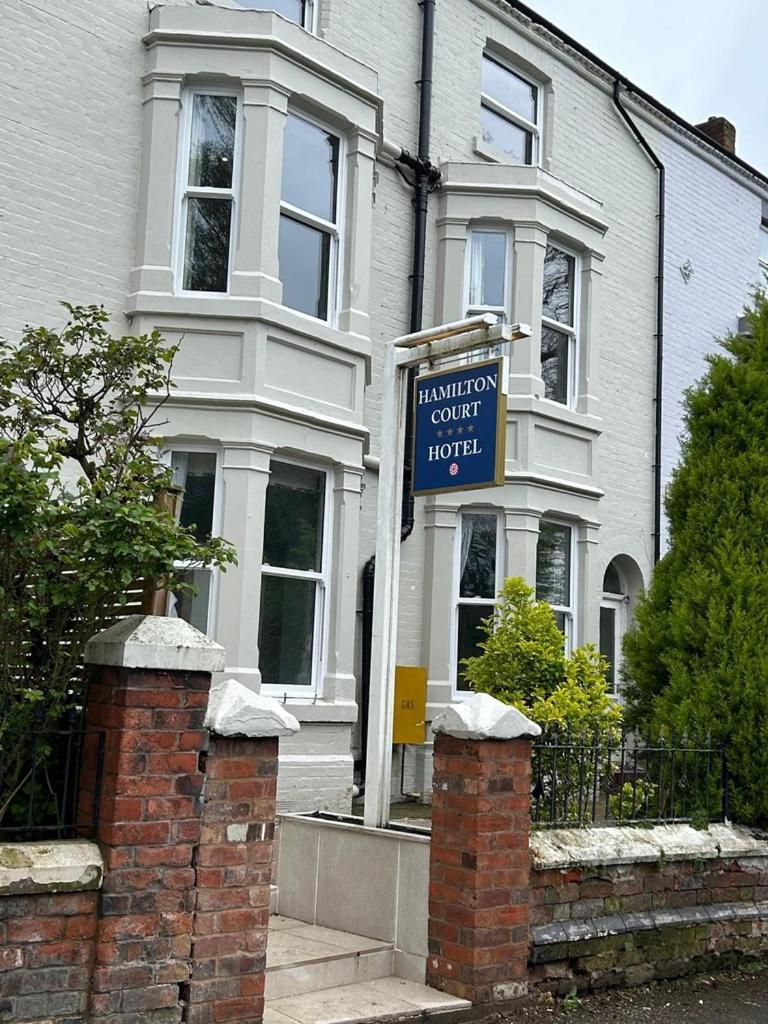 Hamilton Court Hotel Hoole Chester Exterior foto